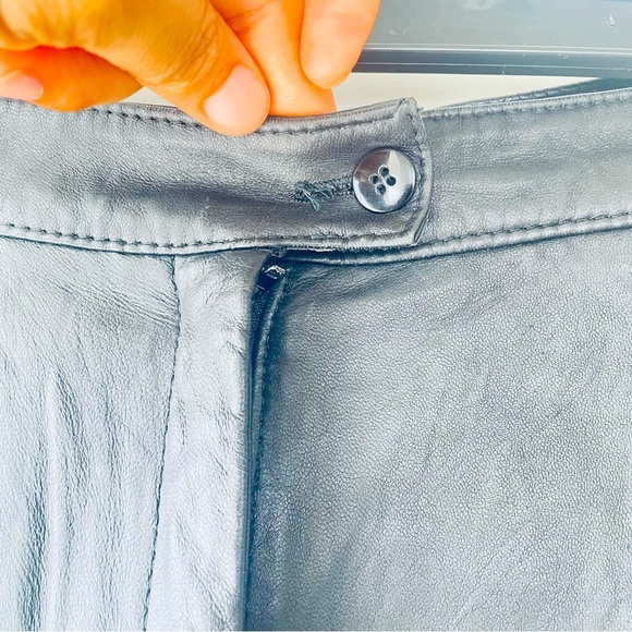 Vintage Black Leather High Rise Pants Denim Style Size 8
Made in Canada - Picture 6 of 9